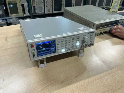 Rohde & Schwarz HMF2550 Arbitrary Generator