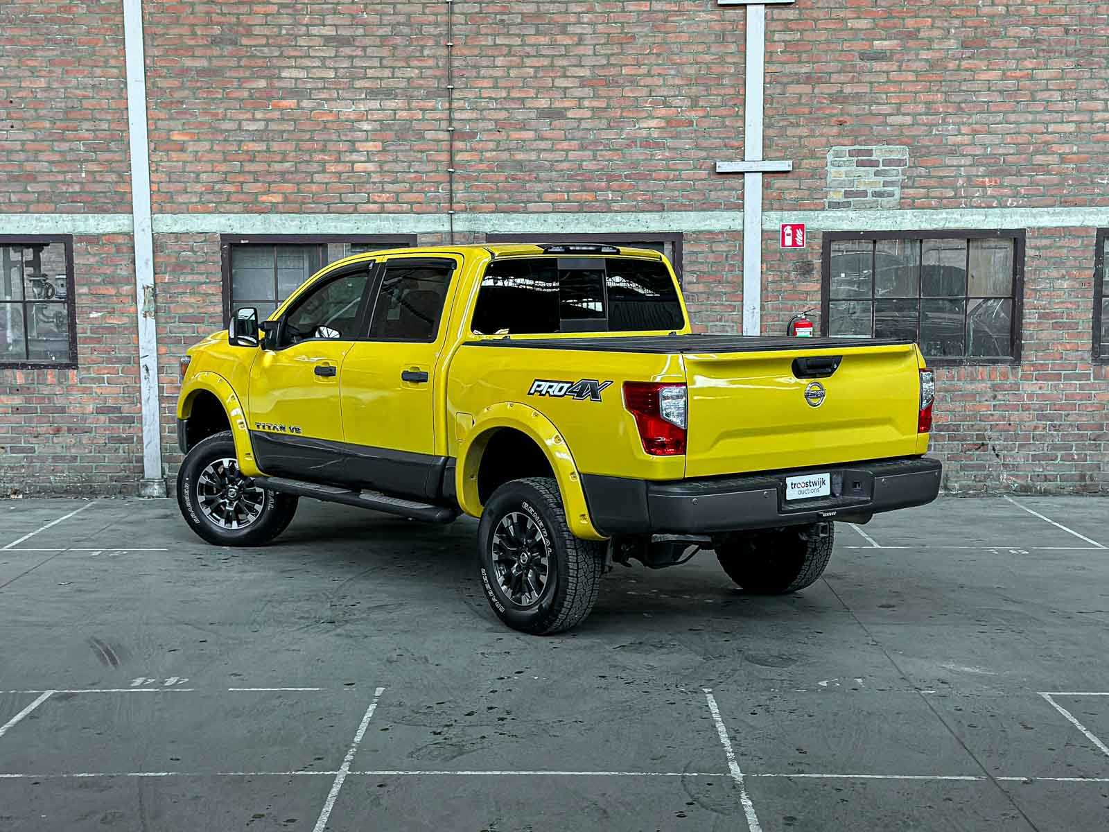 Nissan Titan PRO-4X 5.6 V8 396pk 2018