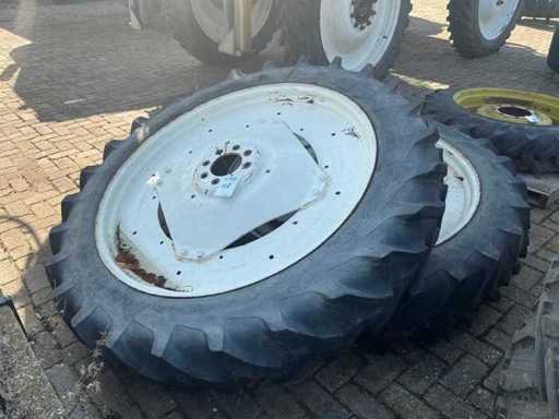 Pneu radial Taurus Soilsaver avec jante (2x)