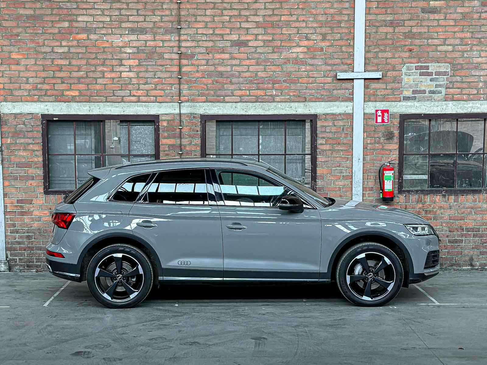 Audi Q5 2.0 TFSI Quattro Sport S Line Black Edition 252pk 2018 (Origineel-NL + 1e Eigenaar), TT-931-B