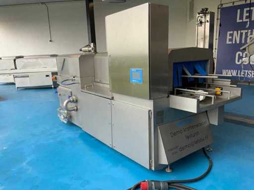 Latvian Stainless Steel Crate Washer