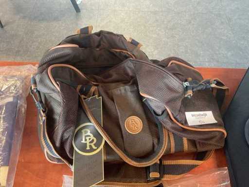 BR Cleaning bag with content