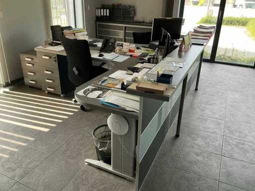 Lot de mobilier de bureau