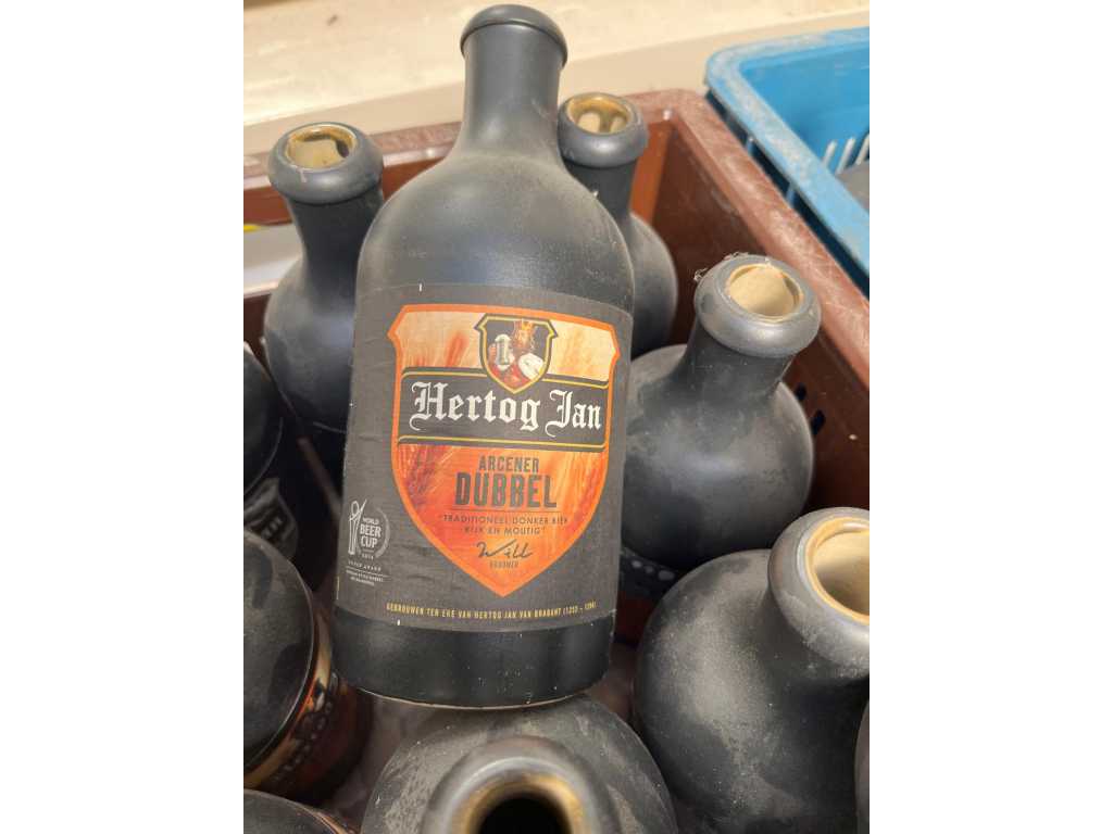 Party of Hertog Jan beer jugs