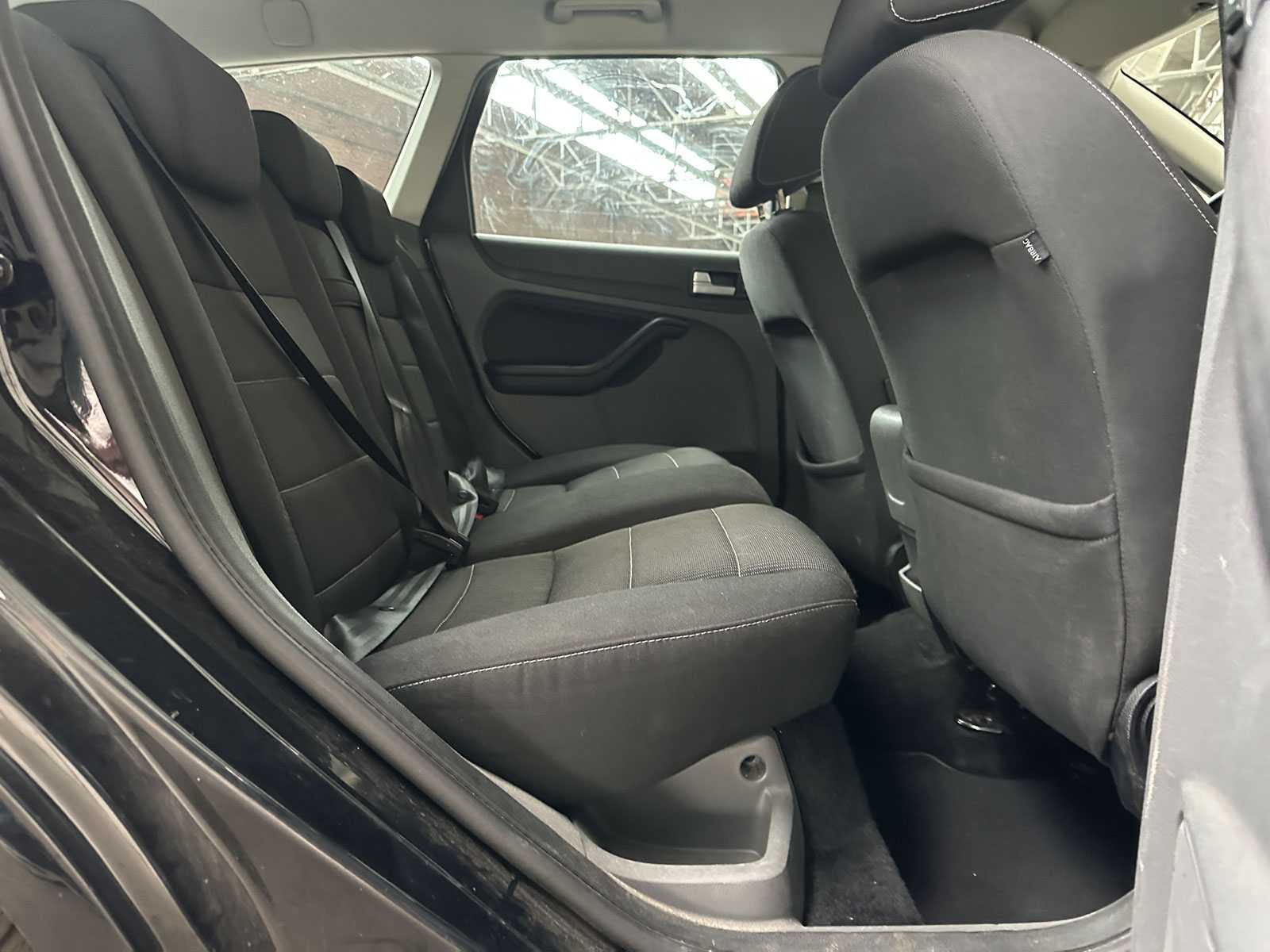 Ford Focus Kombi 1.8 Limited Flex.F. 123 PS 2011, 96-NZR-8