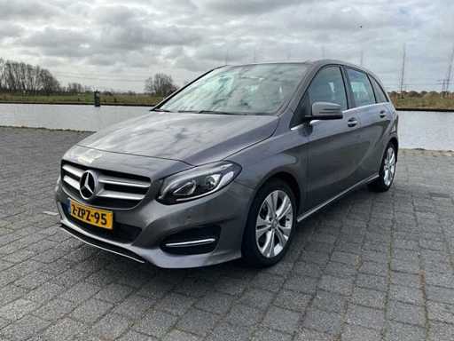 Mercedes-Benz B-Class 200 Mașină de pasageri de prestigiu 2015