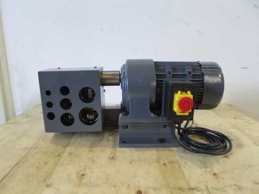 UWM AL 12U Pipe Notches