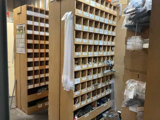 Lot de raccords et divers matériaux d’installation