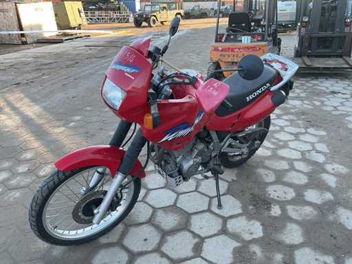 Motocykl Honda Dominator