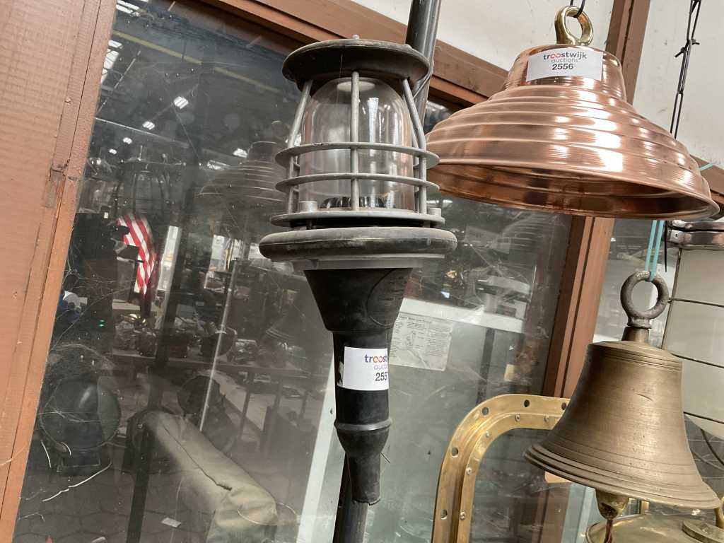 Morska lampa robocza w stylu vintage