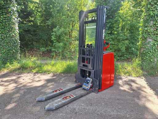 Linde - 2021 - L14 - Stacker