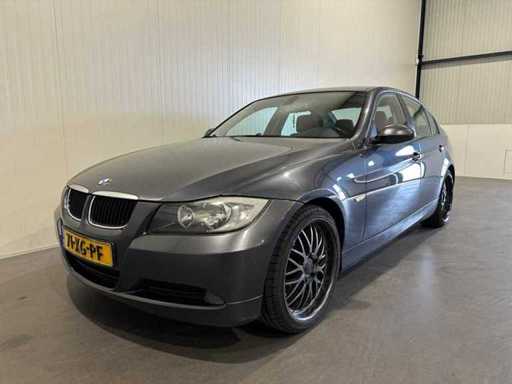 BMW Seria 3 320i High Executive 71-XG-PF