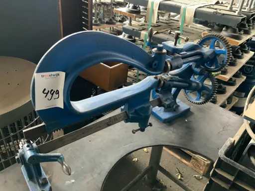 Gasket cutting machine with storage table for gasket material and nylon cutting plate dim. Table 153x220x100cm