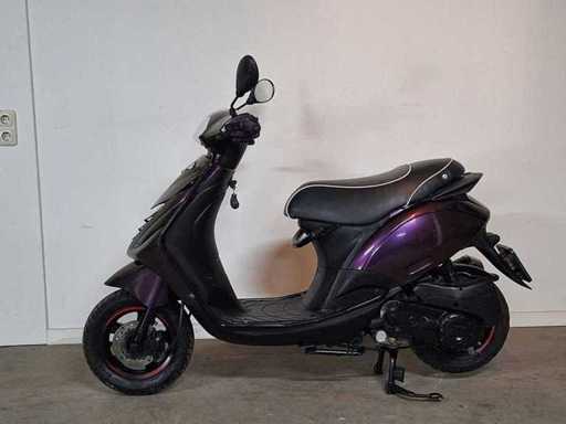 Piaggio Zip 45 km Moped-Viertakter