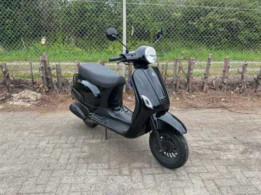 Scuterul BTC Riva FFK-03-V