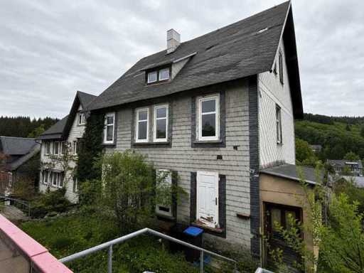 Vrijstaand vakwerkhuis op perceel van 406m2 in Illmenau, Duitsland