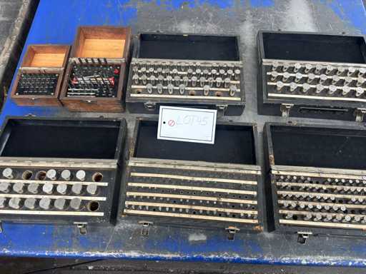 BEAUCOUP DE DIFFÉRENTS MANDREAUX DE MESURE  