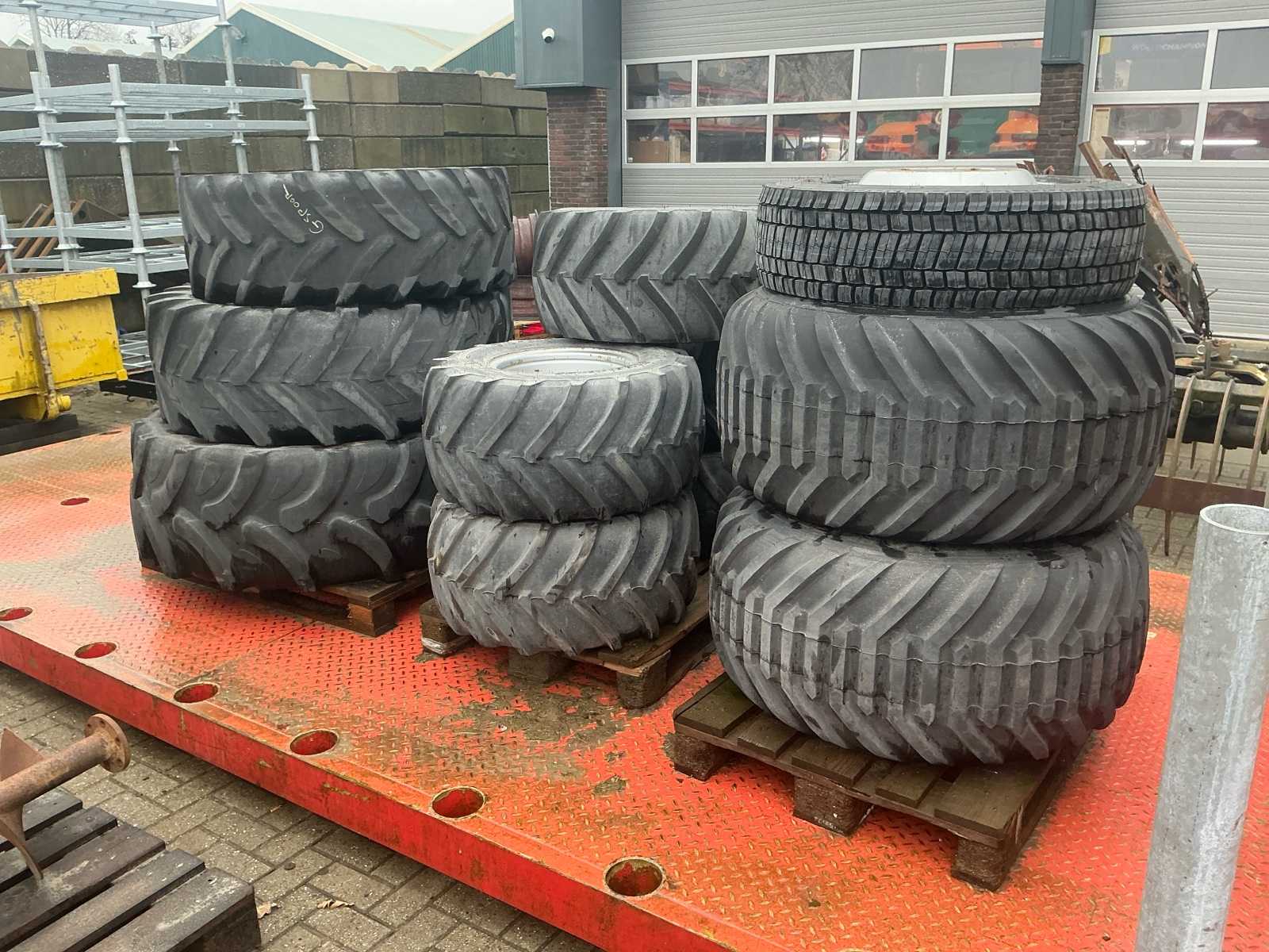 Batch of tyres (11x)