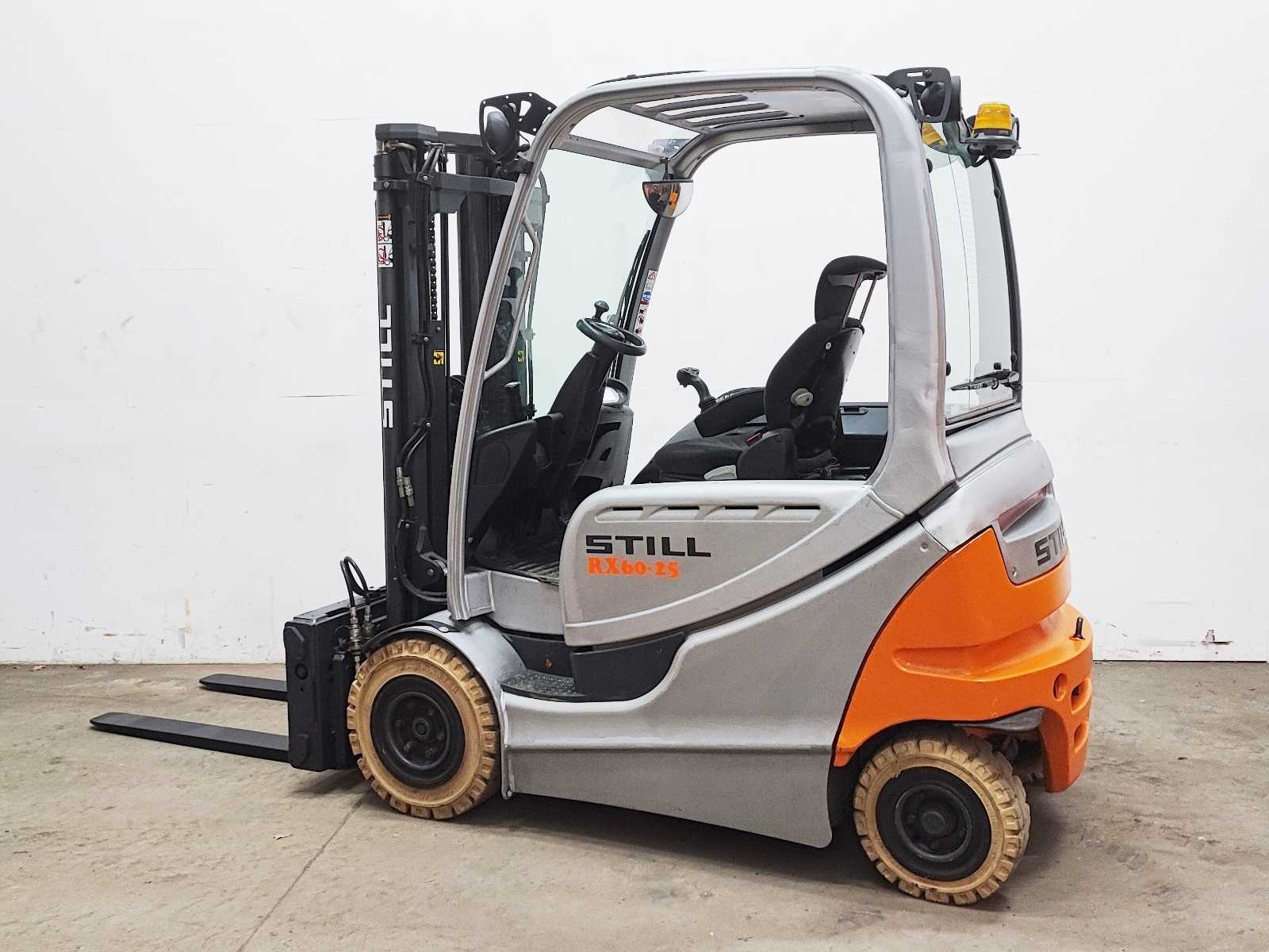 Still – 2014 – RX60-25 – Forklift with fork spreader