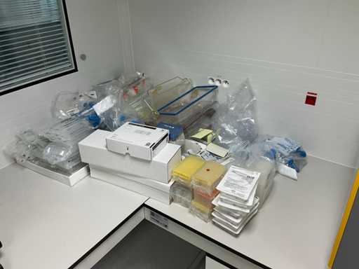 Various laboratory consumables