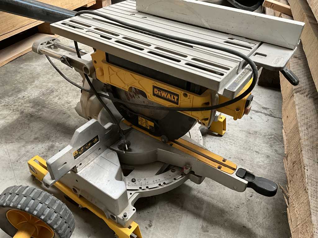 Table Saw DEWALT D27112