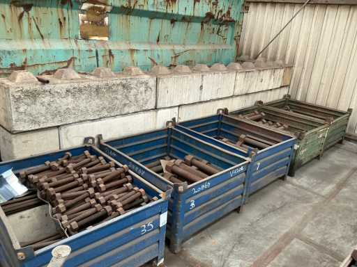 Lotto di barre filettate con dadi