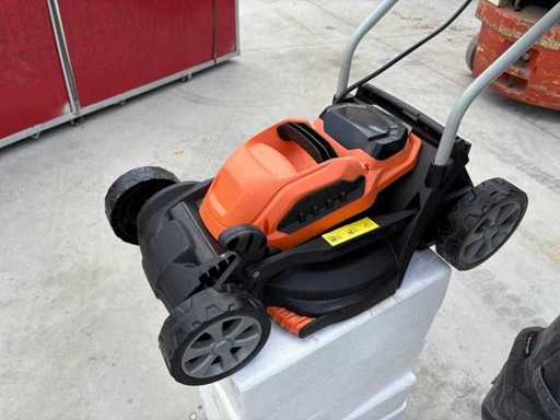 Yard Force LM G32 Akku-Rasenmäher – 3 Stück Neu