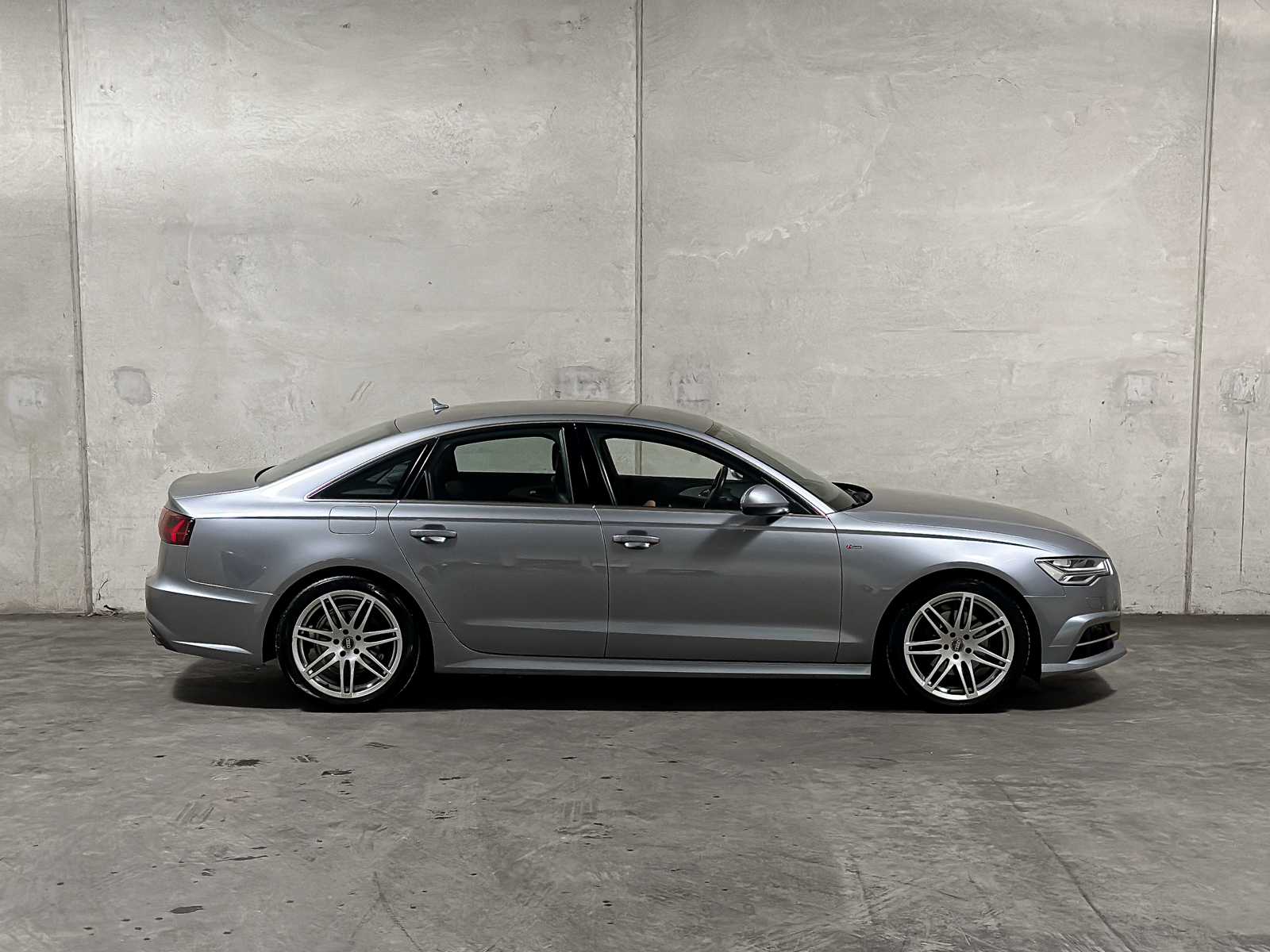 Audi A6 Limousine 1.8 TFSI S line Edition 190pk 2017 (Origineel-NL), PS-611-B
