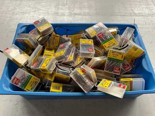 Rotadrill Verschiedene Schrauben aus Edelstahl, verzinkt und Messing in Blase (100x)