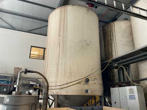 (c) 2012 M.I.P. Vertical storage tank