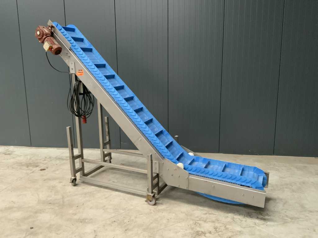 Conveyor elevator belt