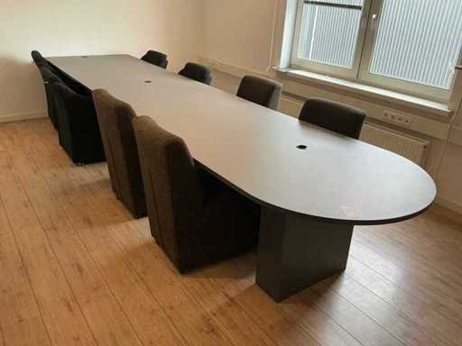 Conferentietafel met 8 stoelen