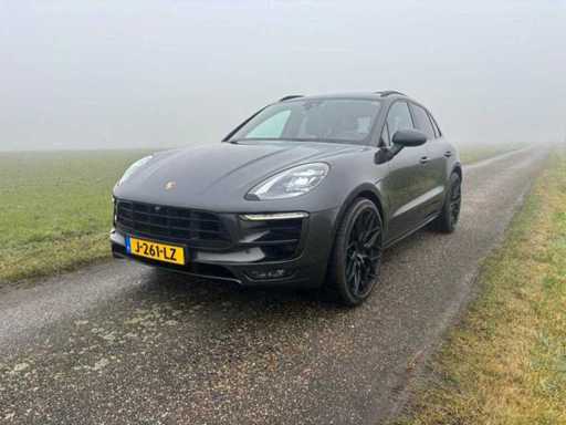 Porsche - 2016 - Macan - 3.0 GTS - J-261-LZ