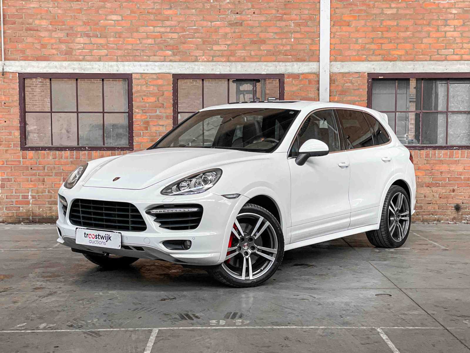 Porsche Cayenne Turbo 4.8 V8 500hp 2013 OEM Sport Design 500pk 2013