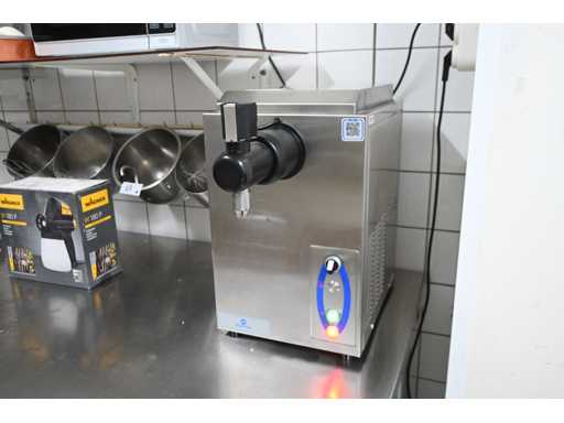 Sanomat Euro-Cream 6L Stainless Steel Whipped Cream Machine