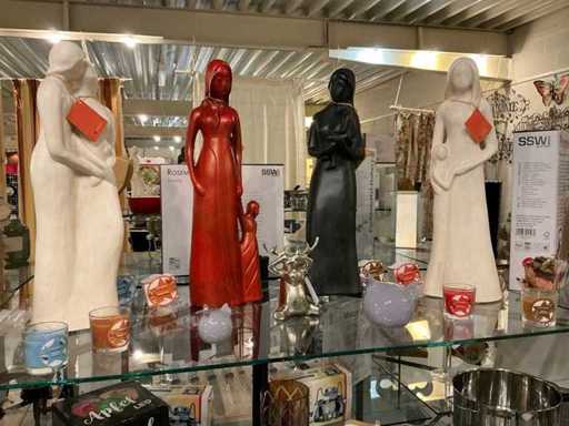 Various decoration/gift items