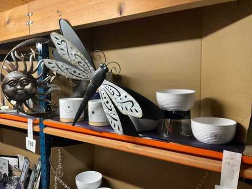 Various flower pots (10x), wall decoration and gift items