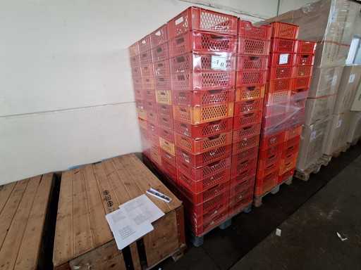   Pallet E4 food crates 120 pieces