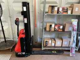 Online auction Handgereedschappen, werkplaatsmateriaal, kuismachine en stapelaar