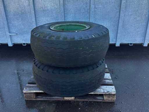 Landwirtschaftliche Reifen mit 8-Loch Felge (2x)