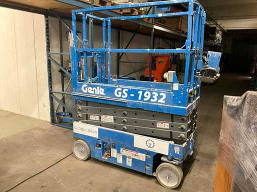 Genie GS-1932 - electric scissor lift