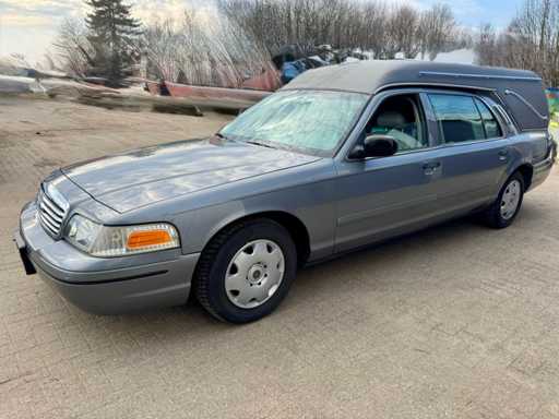 1999 Ford Crown Victoria hearse - automatic - 68500km