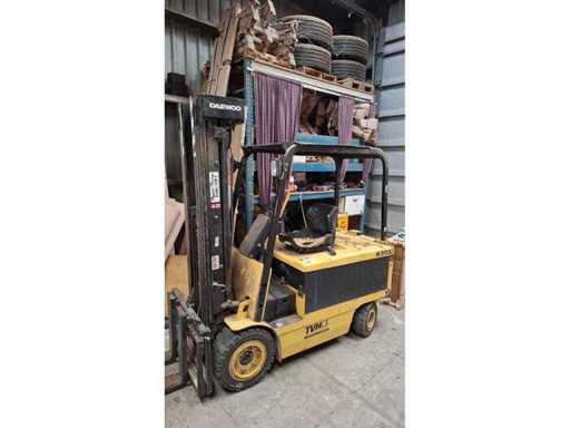 DAEWOO - Material Lift