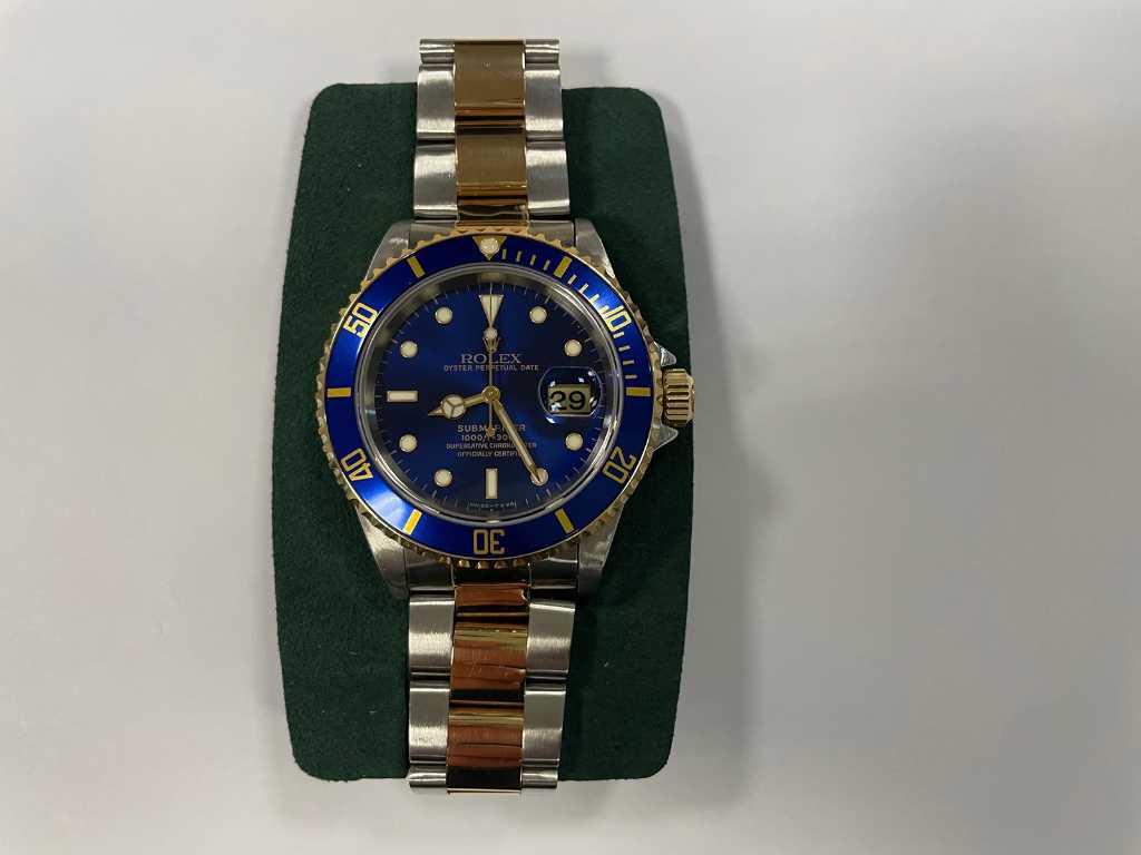 Rolex - Submariner Date 40mm - Wristwatch