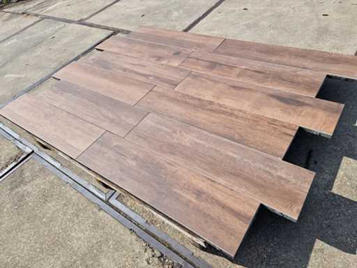 Ceramic tiles with concrete underlay for the garden (approx. 10.8m²)