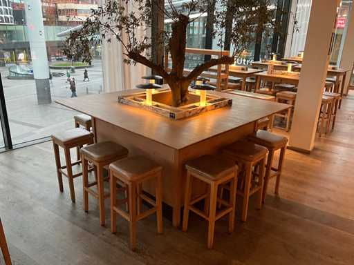 Huts - Bar table with tree and 12 bar stools