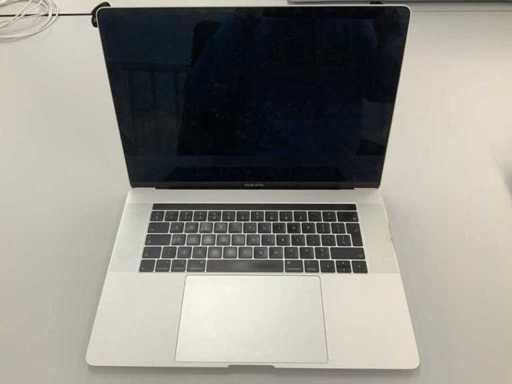 Apple A1990 15-calowy MacBook Pro MR962N/A Laptop FMI