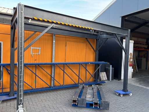 Grue portique 4 mètres 1600kg.