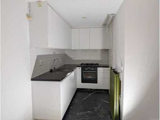 Keuken met apparatuur
