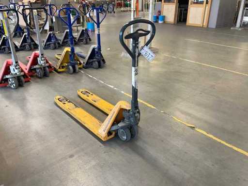 2012 JUNGHEINRICH AM 22 Hydraulic Hand Pallet Truck